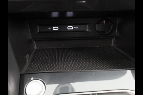 Volkswagen Tiguan 1.4 TSI eHybrid R-Line Business 245PK | Panoramadak | Winterpakket | Trekhaak | Keyless entry | Black Style
