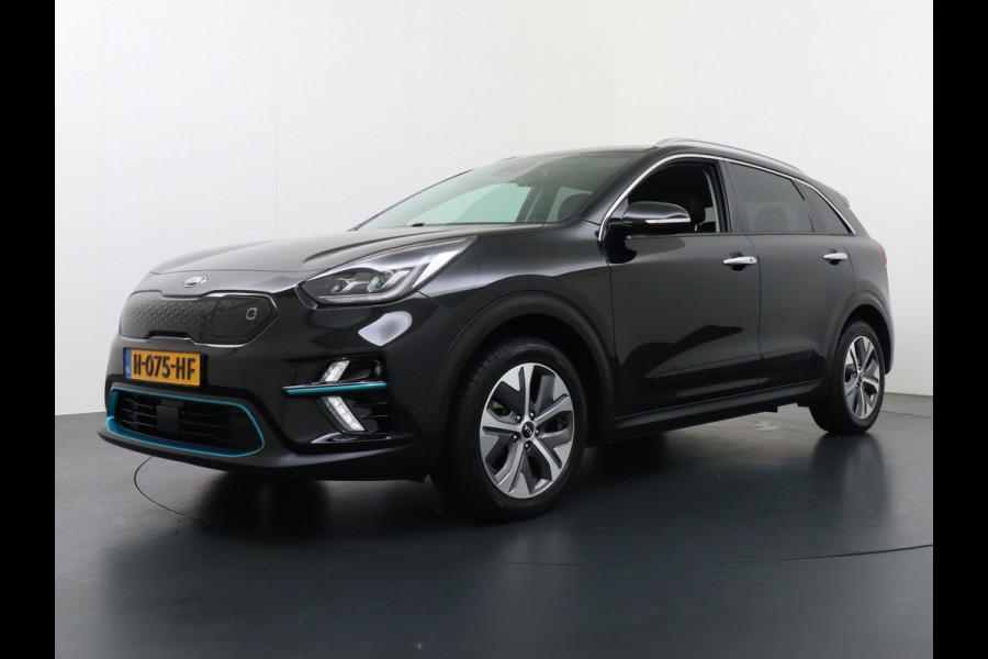 Kia e-Niro 64kWh 204PK Leder Camera Adaptive-Cruise Warmtepomp Apple Carplay Android Auto Navi Ecc DAB Pdc Executive-Line Stoel Verwarming/ Keyless Led Achterbank+Stuur Verwarming Dodehoek assistent Regen-Lichtsensor JBL-Soundsystem Bluetooth Draadloze tel.lader Lmv 17" 1e Eigenaar! Krachtige en zuinige aandrijflijn met grootste accu! €45.000 Nieuw
