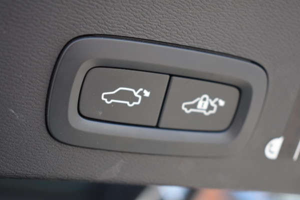 Volvo XC40 1.5 T2 | TREKHAAK | CAMERA | APPLE CARPLAY | ANDROID AUTO | ADAPTIEVE CRUISE CONTROLE | NAP | DEALER ONDERHOUDEN