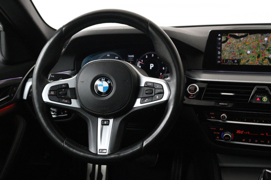 BMW 5 Serie Touring 520i High Executive Edition M-SPORT (PANORAMADAK, CAMERA, NAVI, STOEL/STUUR VERWARMING, ELEKTR STOEL, NL-AUTO)