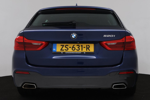 BMW 5 Serie Touring 520i High Executive Edition M-SPORT (PANORAMADAK, CAMERA, NAVI, STOEL/STUUR VERWARMING, ELEKTR STOEL, NL-AUTO)