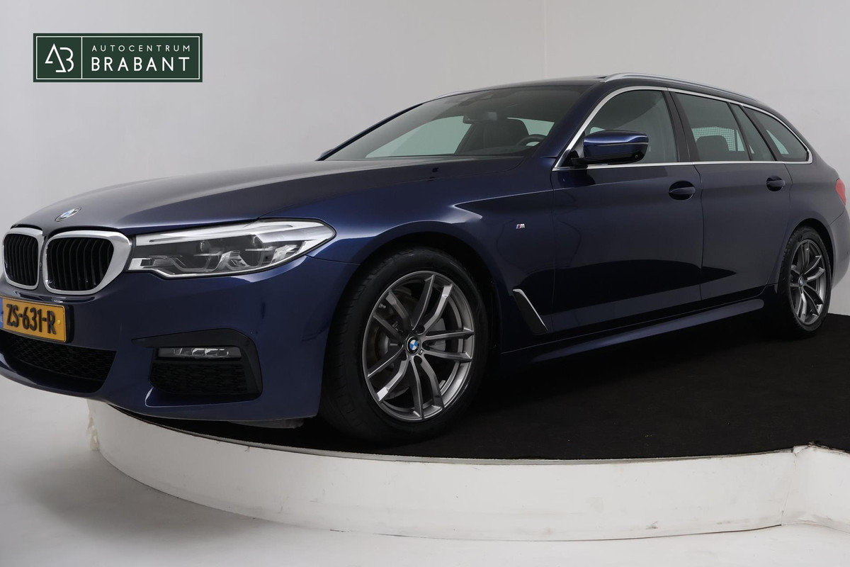 BMW 5 Serie Touring 520i High Executive Edition M-SPORT (PANORAMADAK, CAMERA, NAVI, STOEL/STUUR VERWARMING, ELEKTR STOEL, NL-AUTO) BMW 5 Serie Touring 520i High Executive Edition M-SPORT (PANORAMADAK, CAMERA, NAVI, STOEL/STUUR VERWARMING, ELEKTR STOEL, NL-AUTO)