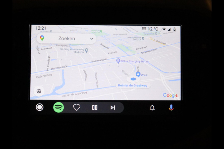 Toyota Yaris 1.5 HYBRID BI-TONE SILVERLINE AUTOMAAT CLOUD NAVI APPLE & ANDROID.CAMERA.TOYOTA GARANTIE TOT 2031 !!