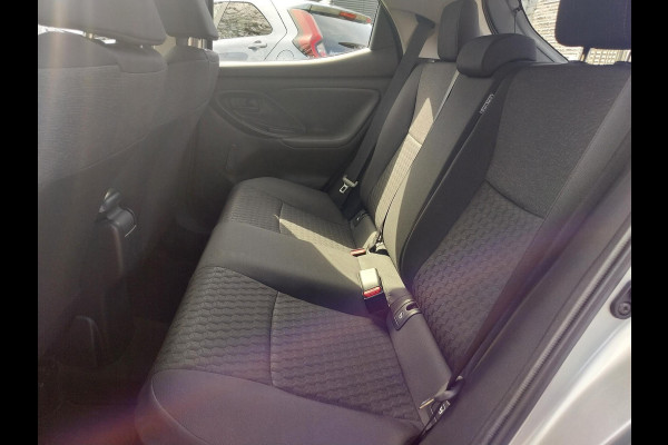 Toyota Yaris 1.5 HYBRID BI-TONE SILVERLINE AUTOMAAT CLOUD NAVI APPLE & ANDROID.CAMERA.TOYOTA GARANTIE TOT 2031 !!