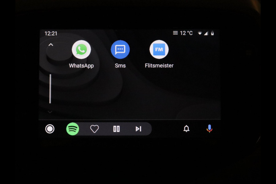 Toyota Yaris 1.5 HYBRID BI-TONE SILVERLINE AUTOMAAT CLOUD NAVI APPLE & ANDROID.CAMERA.TOYOTA GARANTIE TOT 2031 !!