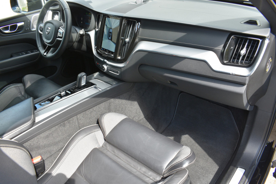 Volvo XC60 T8 AWD Polestar Engineered | 360 camera | Pano | Stuur&stoel verwarming | Head-up |