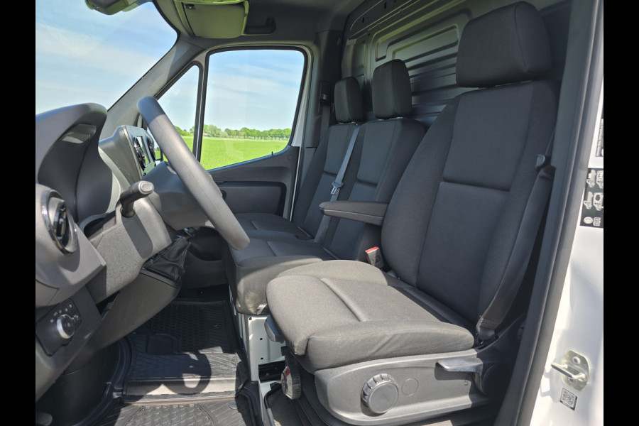 Mercedes-Benz Sprinter 315 1.9 CDI L3 H2 RWD - 150 Pk - Euro 6 - Navi - ParkeerCamera - MBUX -