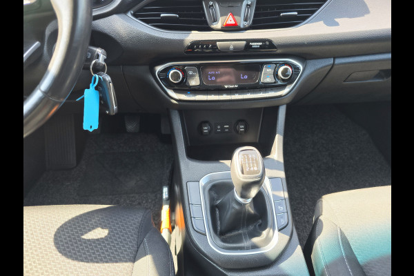 Hyundai i30 1.0 T-GDI First Edition - 120 Pk - Euro 6 - Navi - ParkeerCamera - AppleCarplay AndroidAuto