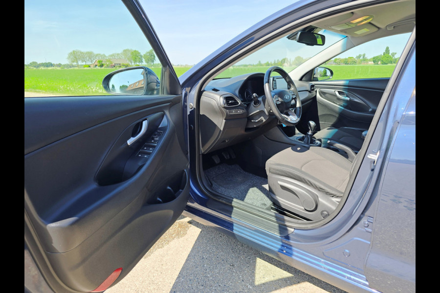 Hyundai i30 1.0 T-GDI First Edition - 120 Pk - Euro 6 - Navi - ParkeerCamera - AppleCarplay AndroidAuto