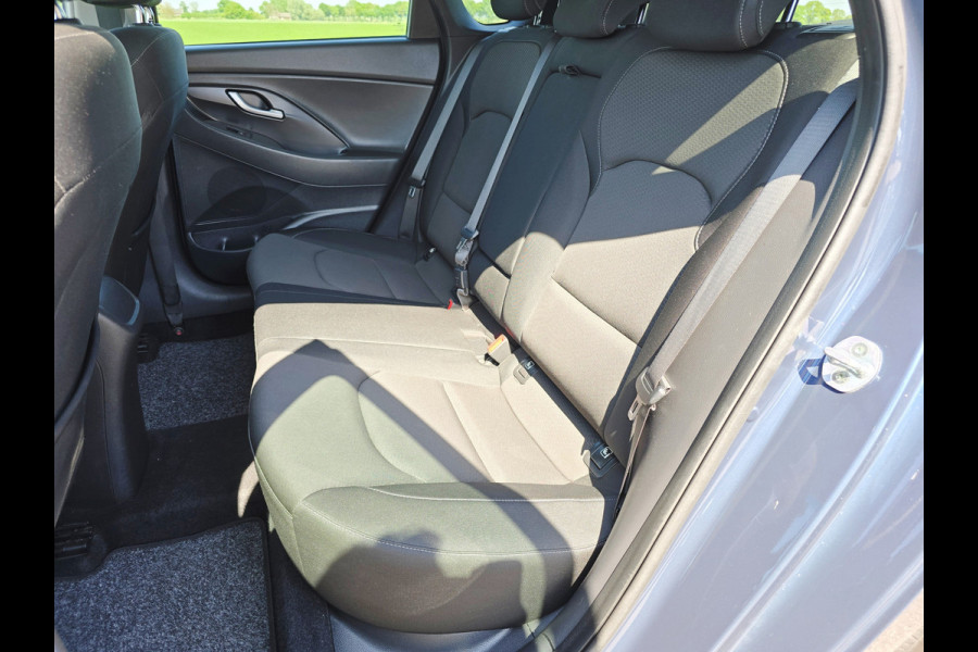 Hyundai i30 1.0 T-GDI First Edition - 120 Pk - Euro 6 - Navi - ParkeerCamera - AppleCarplay AndroidAuto