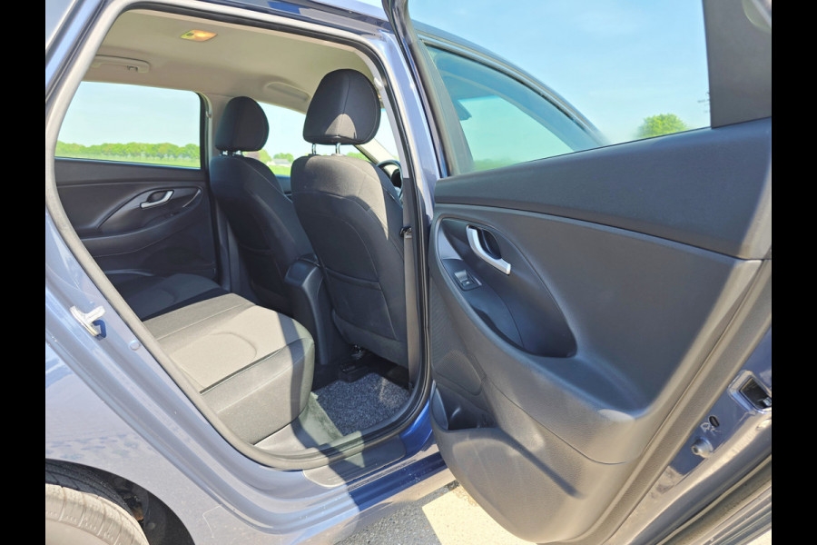 Hyundai i30 1.0 T-GDI First Edition - 120 Pk - Euro 6 - Navi - ParkeerCamera - AppleCarplay AndroidAuto