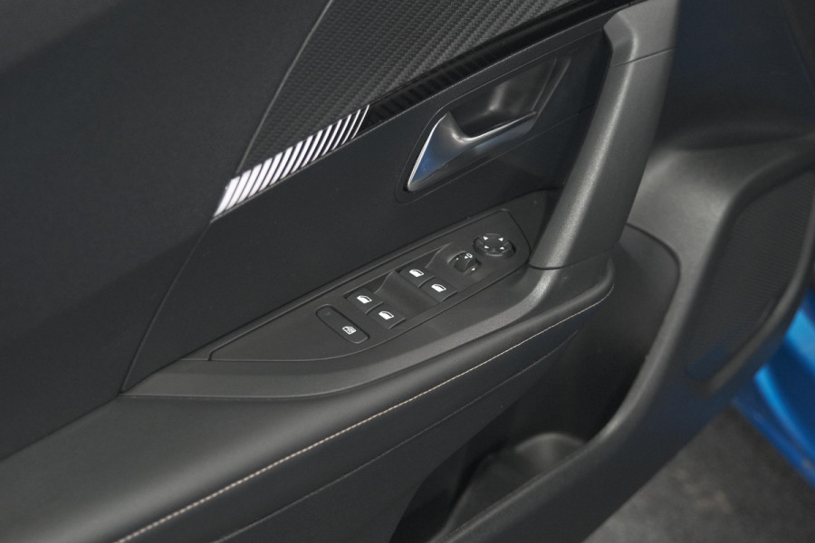 Peugeot 2008 PureTech 130 EAT8 Allure | 360 Camera | Dodehoekdetectie | Adaptieve Cruise Control