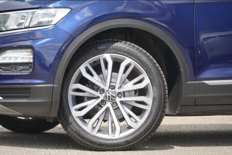 Volkswagen T-Roc 1.0 TSI Style Business / Panoramadak / Camera / PDC V + A / Navigatie
