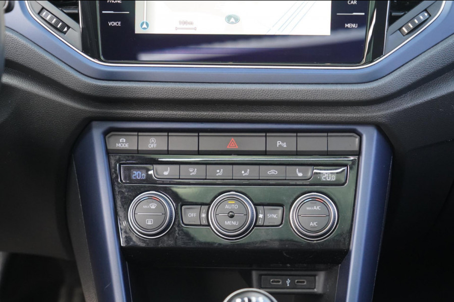 Volkswagen T-Roc 1.0 TSI Style Business / Panoramadak / Camera / PDC V + A / Navigatie