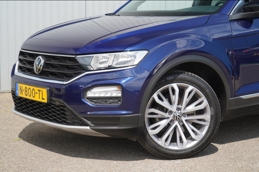 Volkswagen T-Roc 1.0 TSI Style Business / Panoramadak / Camera / PDC V + A / Navigatie