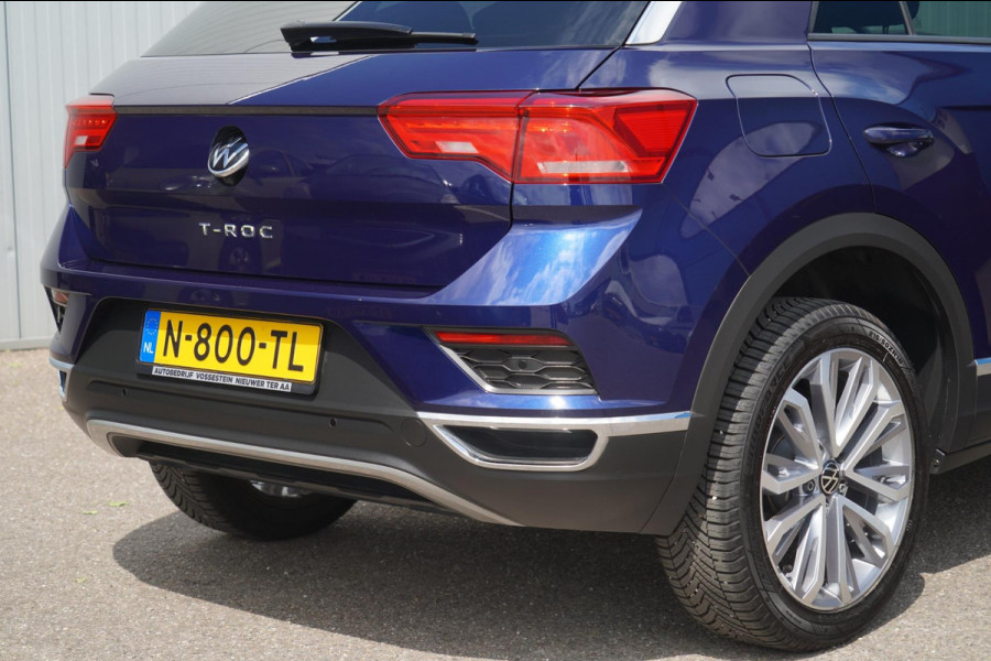 Volkswagen T-Roc 1.0 TSI Style Business / Panoramadak / Camera / PDC V + A / Navigatie