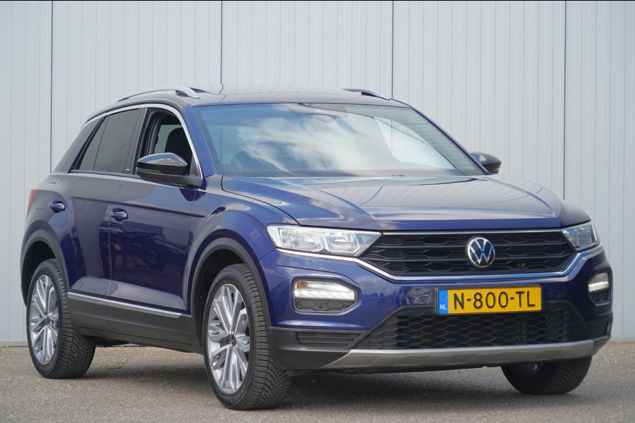 Volkswagen T-Roc 1.0 TSI Style Business / Panoramadak / Camera / PDC V + A / Navigatie