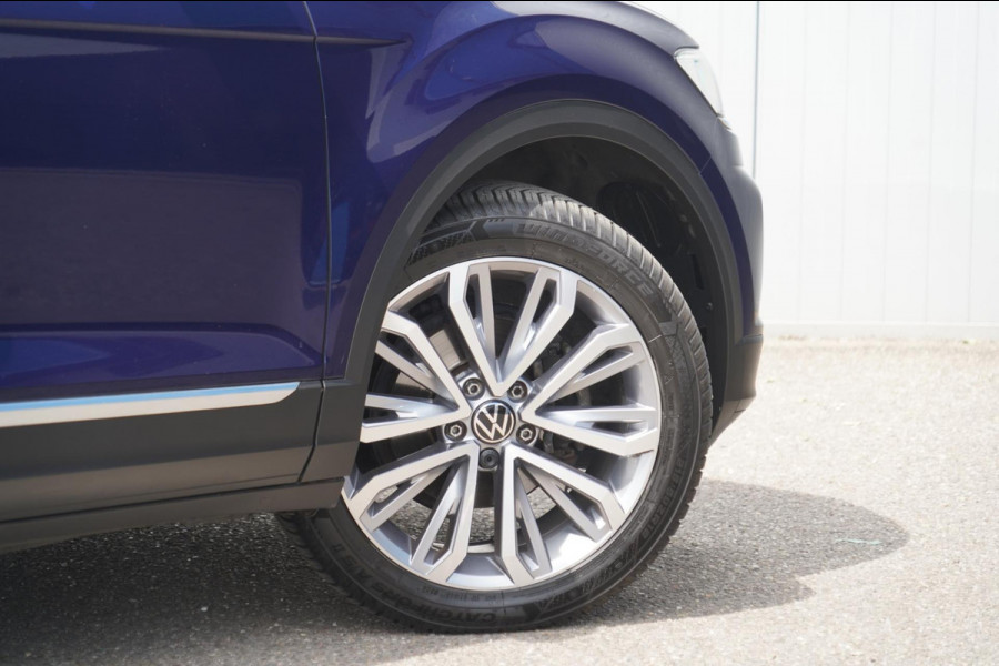 Volkswagen T-Roc 1.0 TSI Style Business / Panoramadak / Camera / PDC V + A / Navigatie