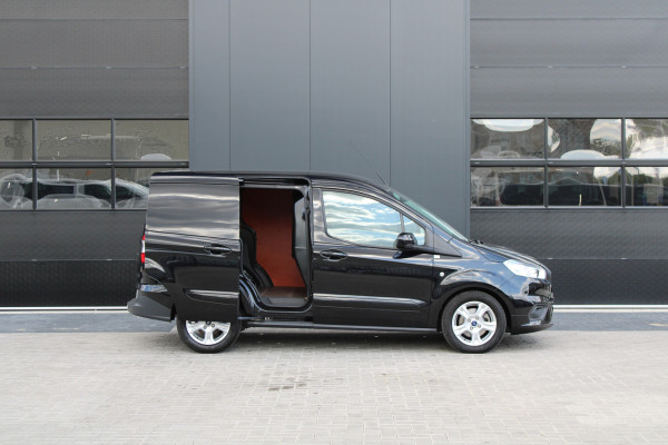 Ford Transit Courier 1.5 TDCI Limited 100pk - Navi - Camera - Betimmering - Stoelverwarming - Rijklaar