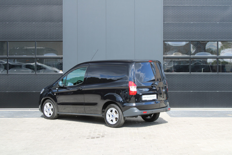 Ford Transit Courier 1.5 TDCI Limited 100pk - Navi - Camera - Betimmering - Stoelverwarming - Rijklaar