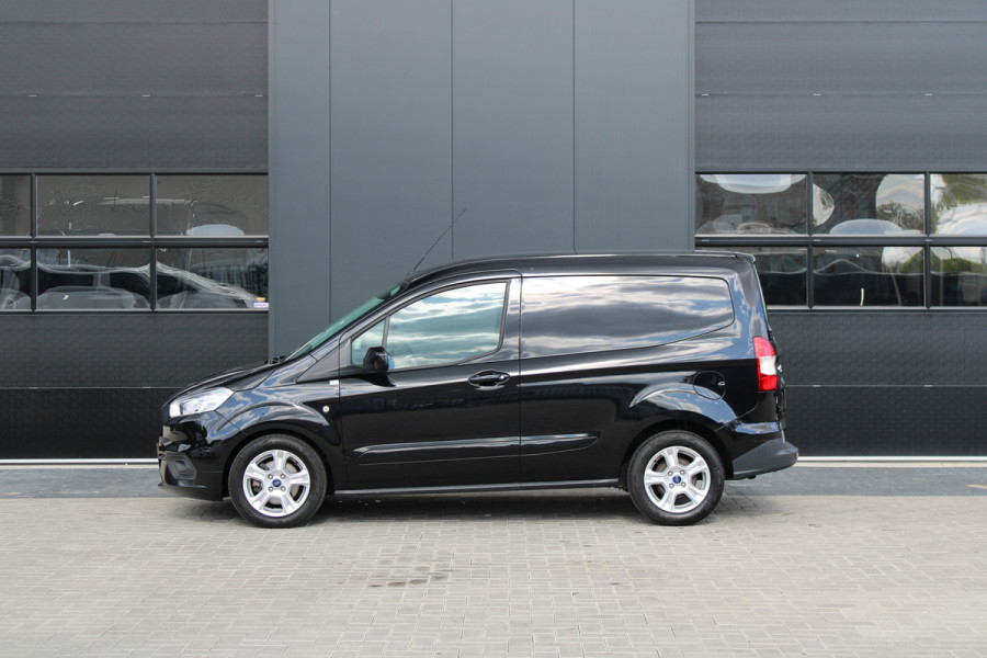 Ford Transit Courier 1.5 TDCI Limited 100pk - Navi - Camera - Betimmering - Stoelverwarming - Rijklaar
