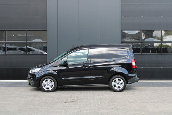 Ford Transit Courier 1.5 TDCI Limited 100pk - Navi - Camera - Betimmering - Stoelverwarming - Rijklaar