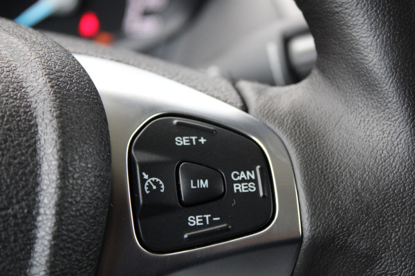 Ford Transit Courier 1.5 TDCI Limited 100pk - Navi - Camera - Betimmering - Stoelverwarming - Rijklaar