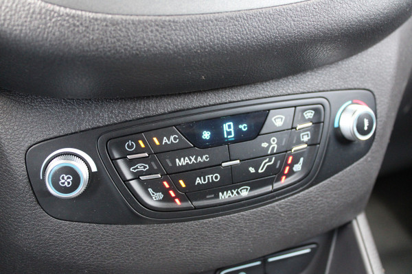 Ford Transit Courier 1.5 TDCI Limited 100pk - Navi - Camera - Betimmering - Stoelverwarming - Rijklaar