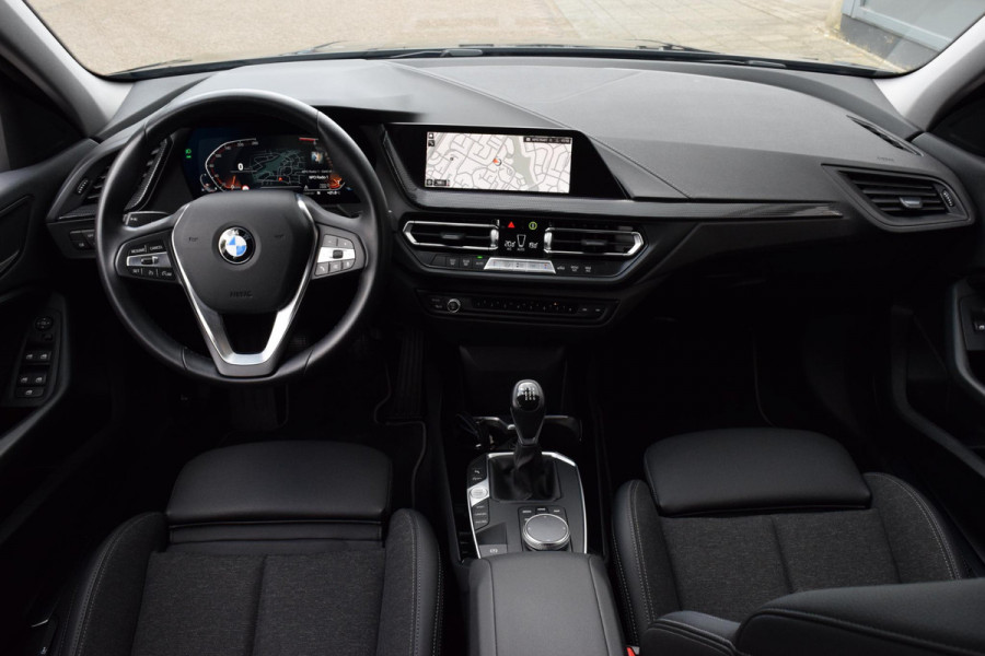 BMW 1-serie 116i|Orig.NL|17"|Sportstoel|Led|Digitaal|Carplay|