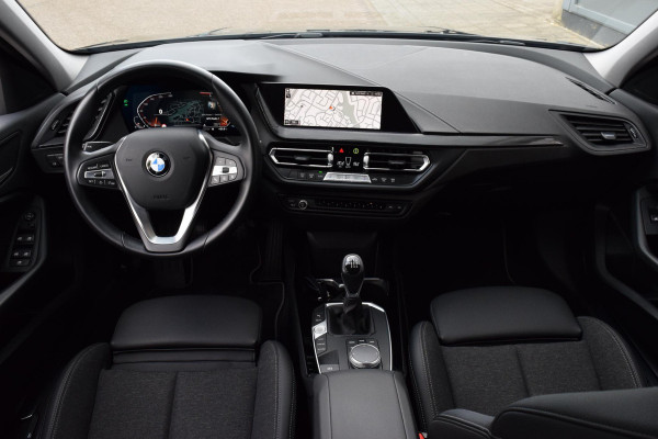 BMW 1-serie 116i|Orig.NL|17"|Sportstoel|Led|Digitaal|Carplay|