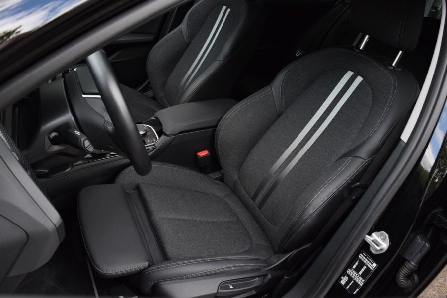 BMW 1-serie 116i|Orig.NL|17"|Sportstoel|Led|Digitaal|Carplay|