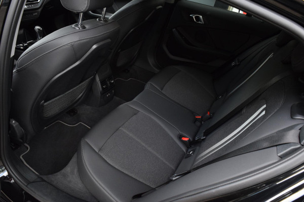 BMW 1-serie 116i|Orig.NL|17"|Sportstoel|Led|Digitaal|Carplay|