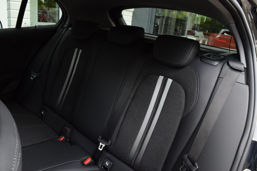 BMW 1-serie 116i|Orig.NL|17"|Sportstoel|Led|Digitaal|Carplay|