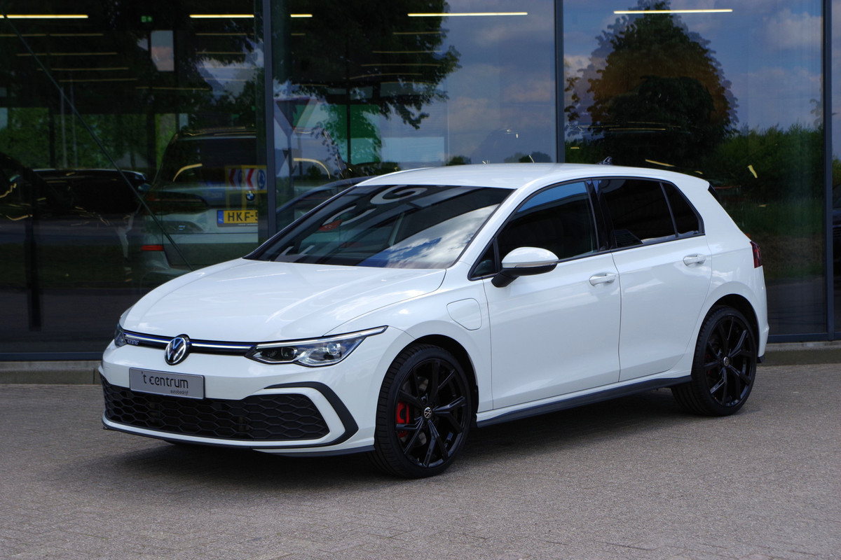 Volkswagen Golf 1.4 eHybrid GTE 245 PK PHEV, Camera, Adap. Cruise Control, Carplay, Navigatie Volkswagen Golf 1.4 eHybrid GTE 245 PK PHEV, Camera, Adap. Cruise Control, Carplay, Navigatie