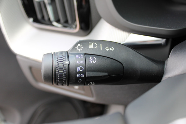 Volvo XC60 2.0 T8 Plug-in hybrid AWD Ultimate Black Edition | Luxe! | Luchtvering | B&W | Trekhaak
