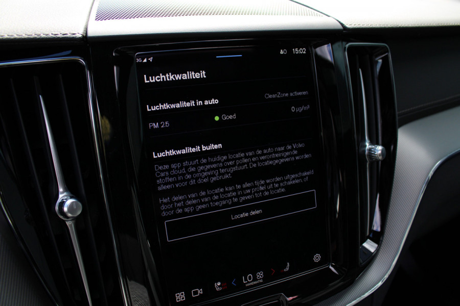 Volvo XC60 2.0 T8 Plug-in hybrid AWD Ultimate Black Edition | Luxe! | Luchtvering | B&W | Trekhaak