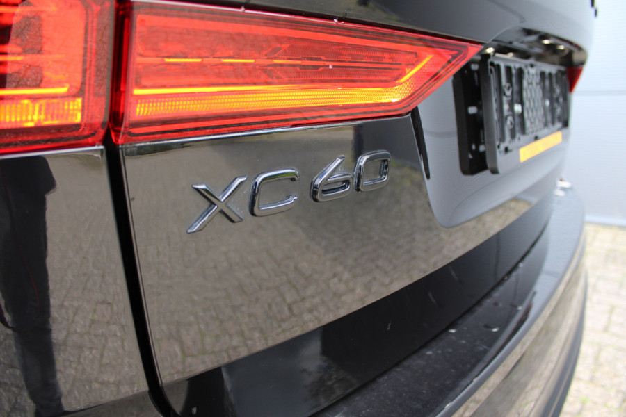 Volvo XC60 2.0 T8 Plug-in hybrid AWD Ultimate Black Edition | Luxe! | Luchtvering | B&W | Trekhaak