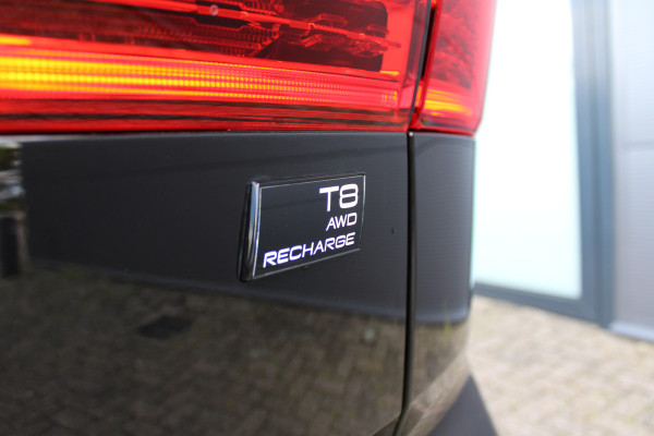 Volvo XC60 2.0 T8 Plug-in hybrid AWD Ultimate Black Edition | Luxe! | Luchtvering | B&W | Trekhaak