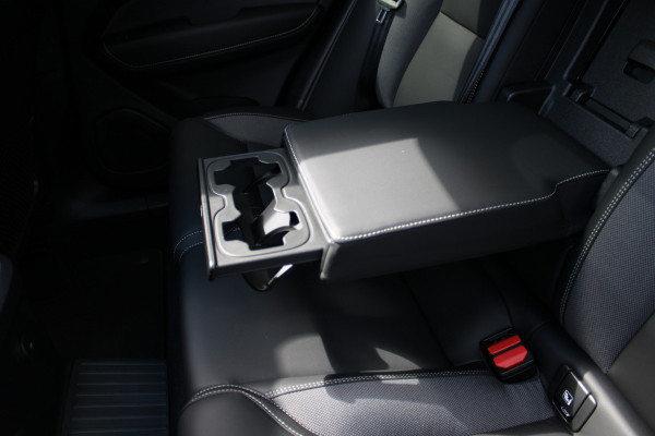 Volvo XC60 2.0 T8 Plug-in hybrid AWD Ultimate Black Edition | Luxe! | Luchtvering | B&W | Trekhaak