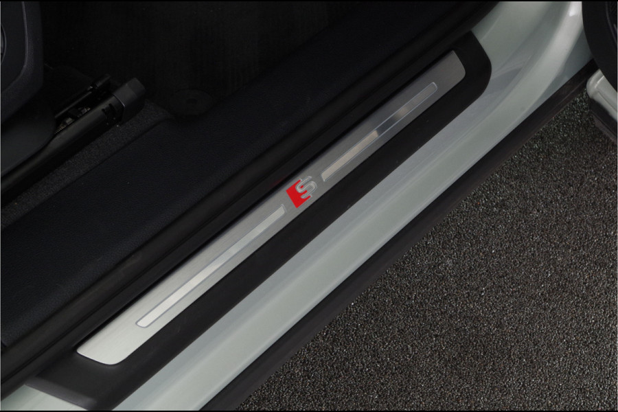 Audi Q3 Sportback 45 TFSI e S Edition > Full S line/245pk/Pano.schuif/Memory/Black pakket/Dew Silver...