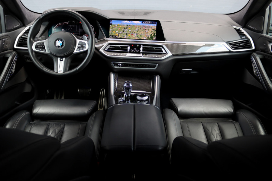 BMW X6 xDrive40i High Executive M Sport Aut8 | ACC | Carbon | Panoramadak | Memory | Surround Camera | Iconic Glow | Laser | HUD | Merino Leder | Trekhaak | Verwarmd Stuurwiel |
