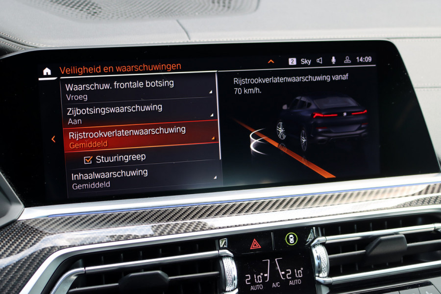 BMW X6 xDrive40i High Executive M Sport Aut8 | ACC | Carbon | Panoramadak | Memory | Surround Camera | Iconic Glow | Laser | HUD | Merino Leder | Trekhaak | Verwarmd Stuurwiel |