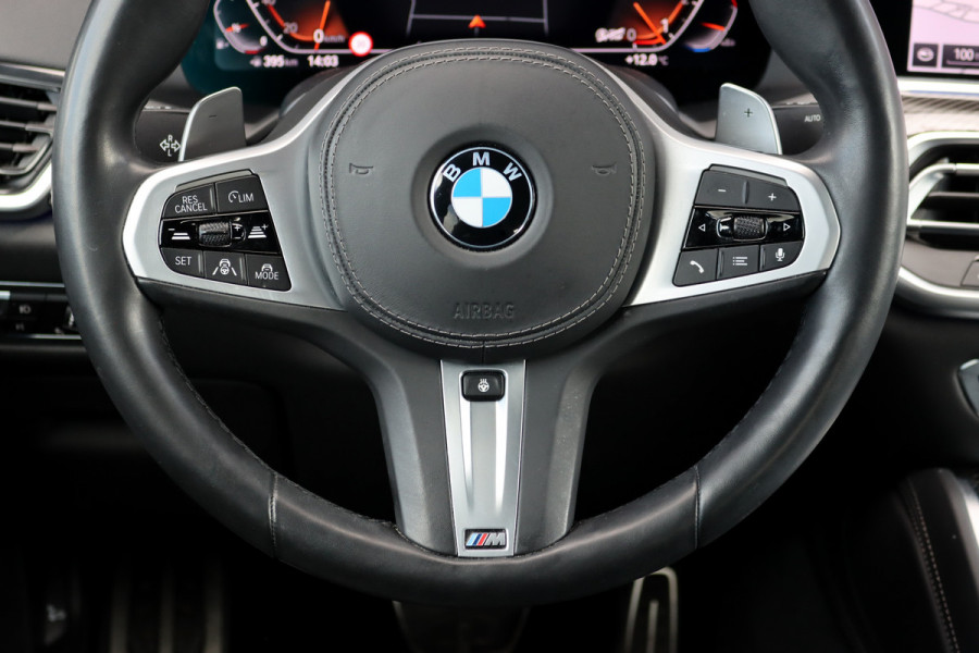 BMW X6 xDrive40i High Executive M Sport Aut8 | ACC | Carbon | Panoramadak | Memory | Surround Camera | Iconic Glow | Laser | HUD | Merino Leder | Trekhaak | Verwarmd Stuurwiel |