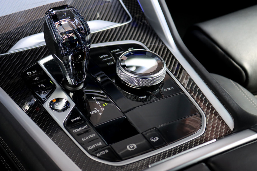BMW X6 xDrive40i High Executive M Sport Aut8 | ACC | Carbon | Panoramadak | Memory | Surround Camera | Iconic Glow | Laser | HUD | Merino Leder | Trekhaak | Verwarmd Stuurwiel |