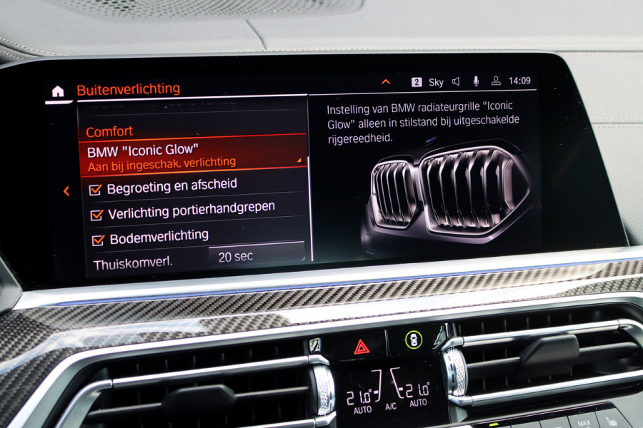 BMW X6 xDrive40i High Executive M Sport Aut8 | ACC | Carbon | Panoramadak | Memory | Surround Camera | Iconic Glow | Laser | HUD | Merino Leder | Trekhaak | Verwarmd Stuurwiel |