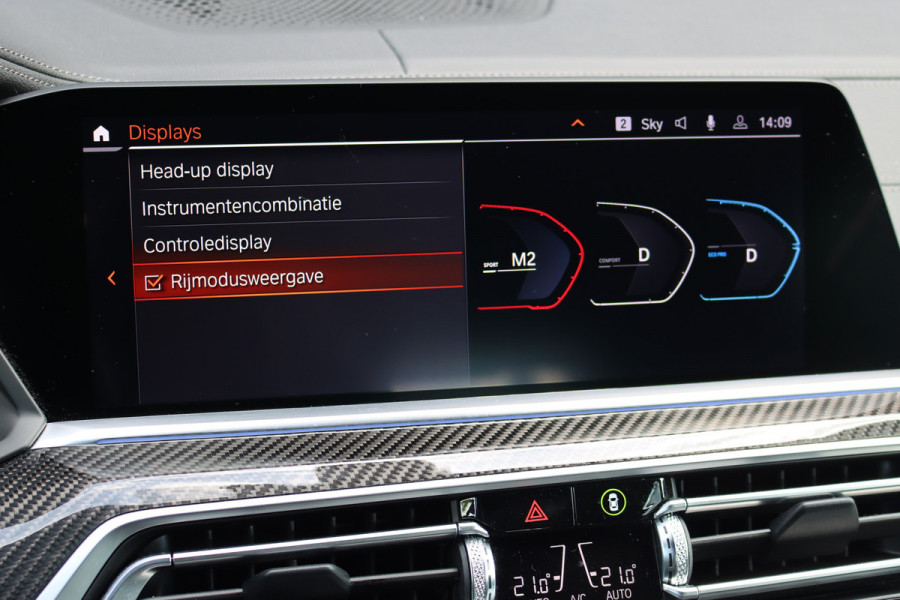 BMW X6 xDrive40i High Executive M Sport Aut8 | ACC | Carbon | Panoramadak | Memory | Surround Camera | Iconic Glow | Laser | HUD | Merino Leder | Trekhaak | Verwarmd Stuurwiel |