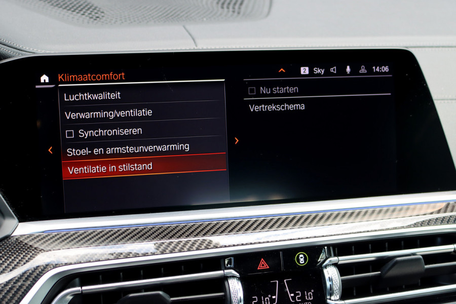 BMW X6 xDrive40i High Executive M Sport Aut8 | ACC | Carbon | Panoramadak | Memory | Surround Camera | Iconic Glow | Laser | HUD | Merino Leder | Trekhaak | Verwarmd Stuurwiel |