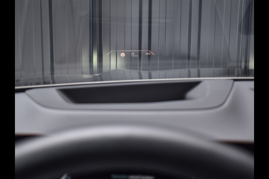 BMW X5 xDrive50e M-SPORT PRO | PANORAMADAK | SKYLOUNGE | COMFORT STOELEN | 360 CAMERA | HEAD UP | ELEKTR. TREKHAAK | AMBIENT VERLICHTIN