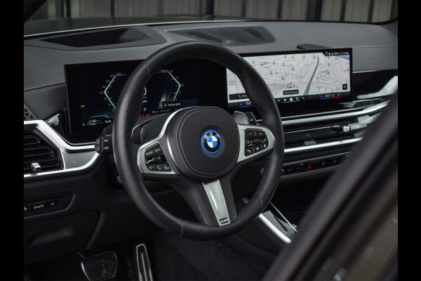 BMW X5 xDrive50e M-SPORT PRO | PANORAMADAK | SKYLOUNGE | COMFORT STOELEN | 360 CAMERA | HEAD UP | ELEKTR. TREKHAAK | AMBIENT VERLICHTIN