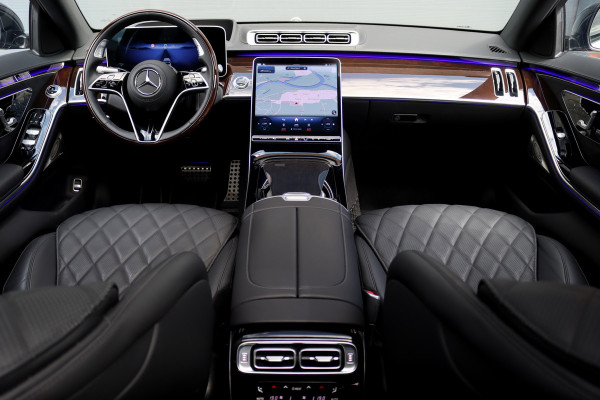 Mercedes-Benz S-Klasse 450d 4MATIC Lang AMG Line Aut9 | Airmatic | Chauffeurspakket | Achterasbesturing | Augmented HUD | Distronic+ | Burmester | Exclusief Nappa Leder | 3D-Display | Vlakkenverwarming | Zonweringspakket |